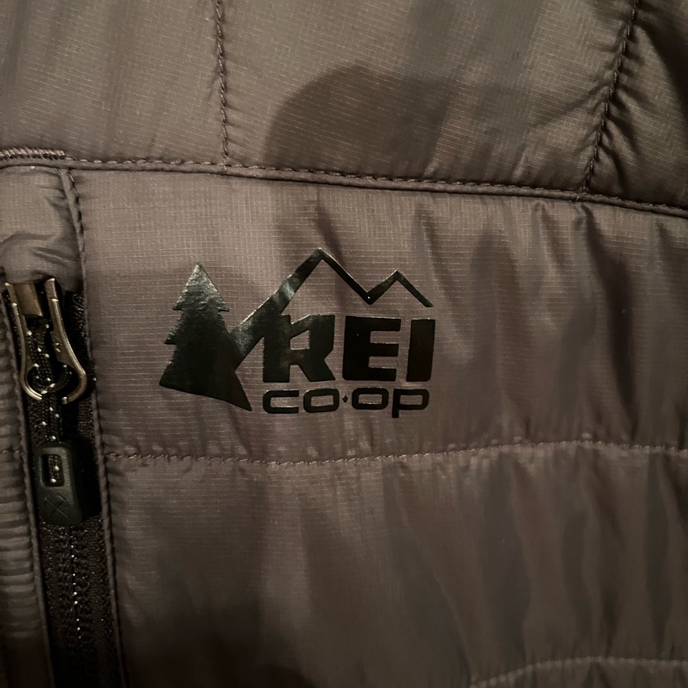 REI Men's Dark Gray Puffer Jacket - Picture 6 of 6